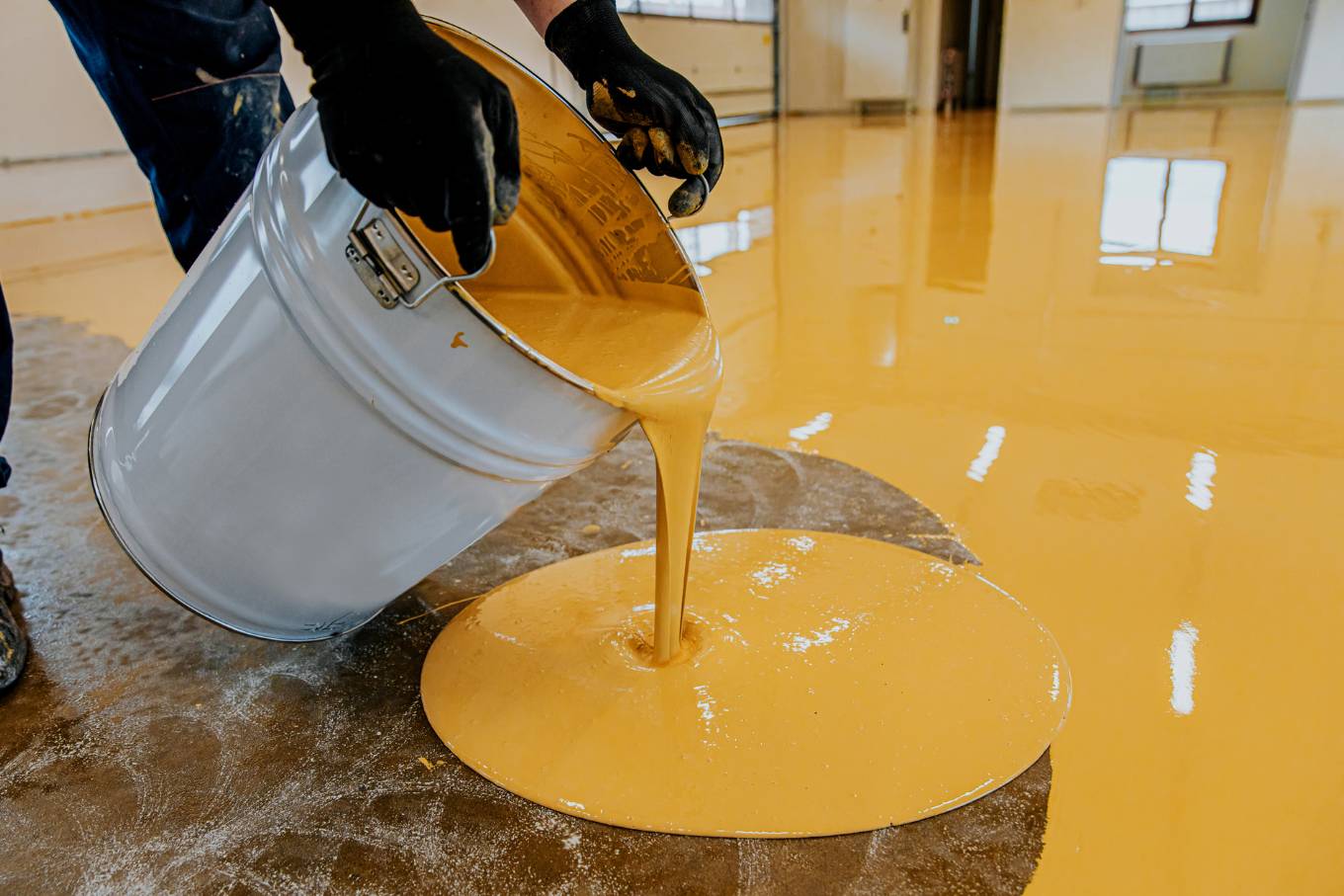 Choosing the Right Epoxy Flooring Contractor: Factors to Consider