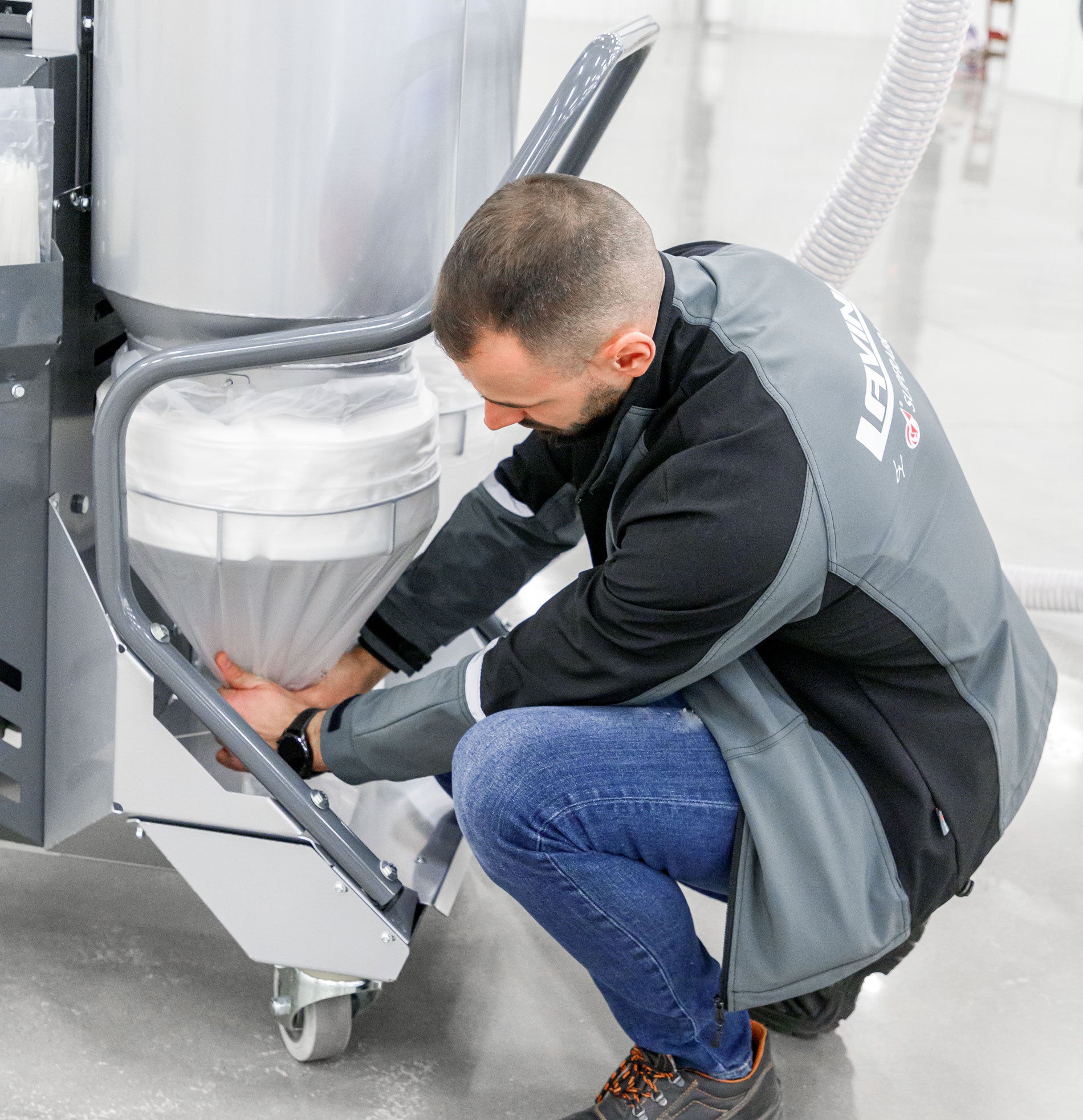 Lavina V32E dust extractor Longopac continuous bagging system for clean concrete dust disposal